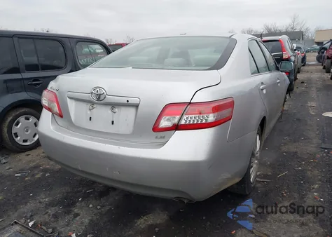 2010 Toyota Camry Le z USA, uszkodzony, nr VIN 4T1BF3EK9AU094047